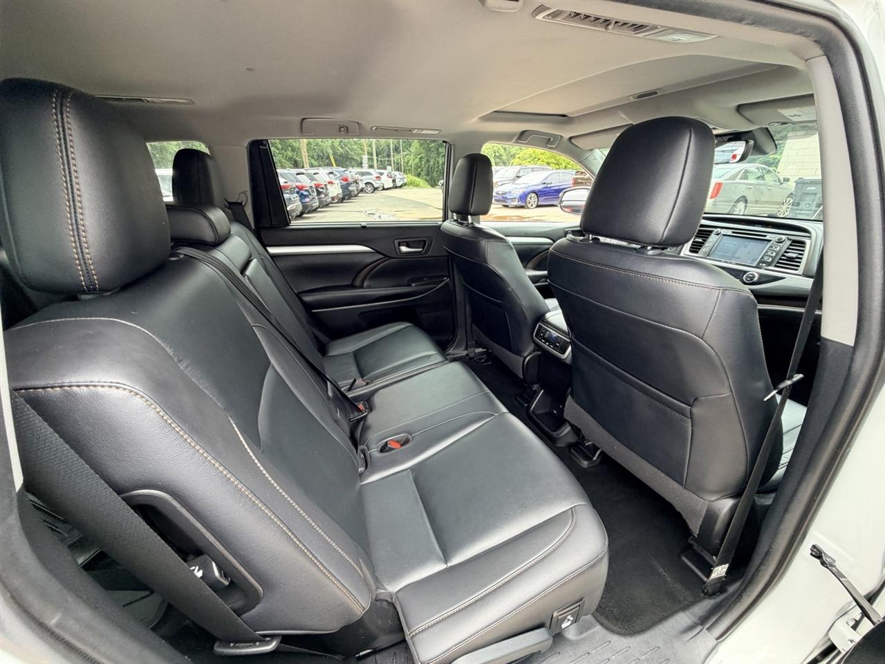 Toyota Highlander XLE AWD V6 2019
