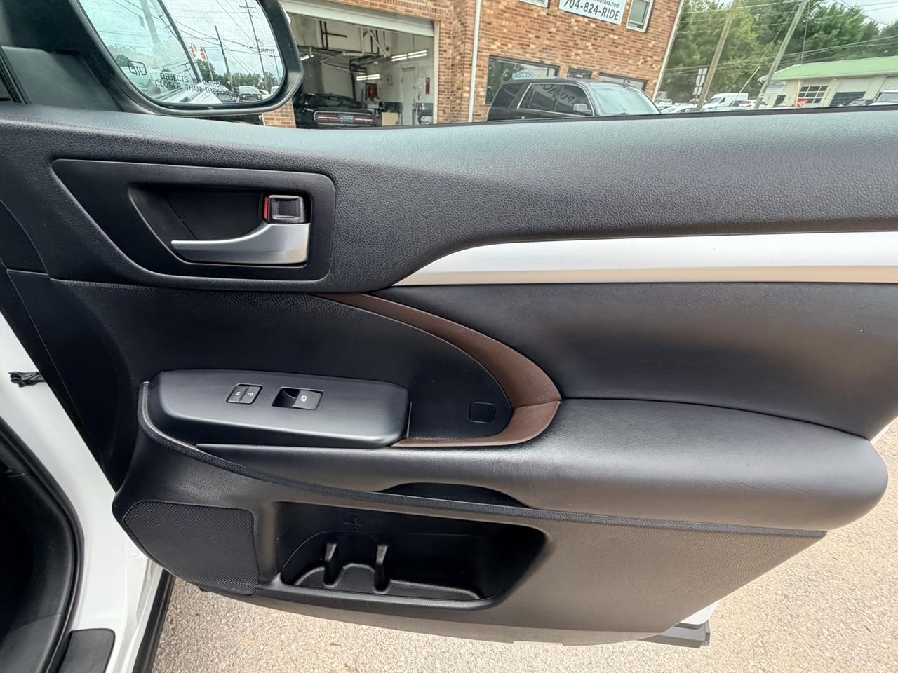 Toyota Highlander XLE AWD V6 2019