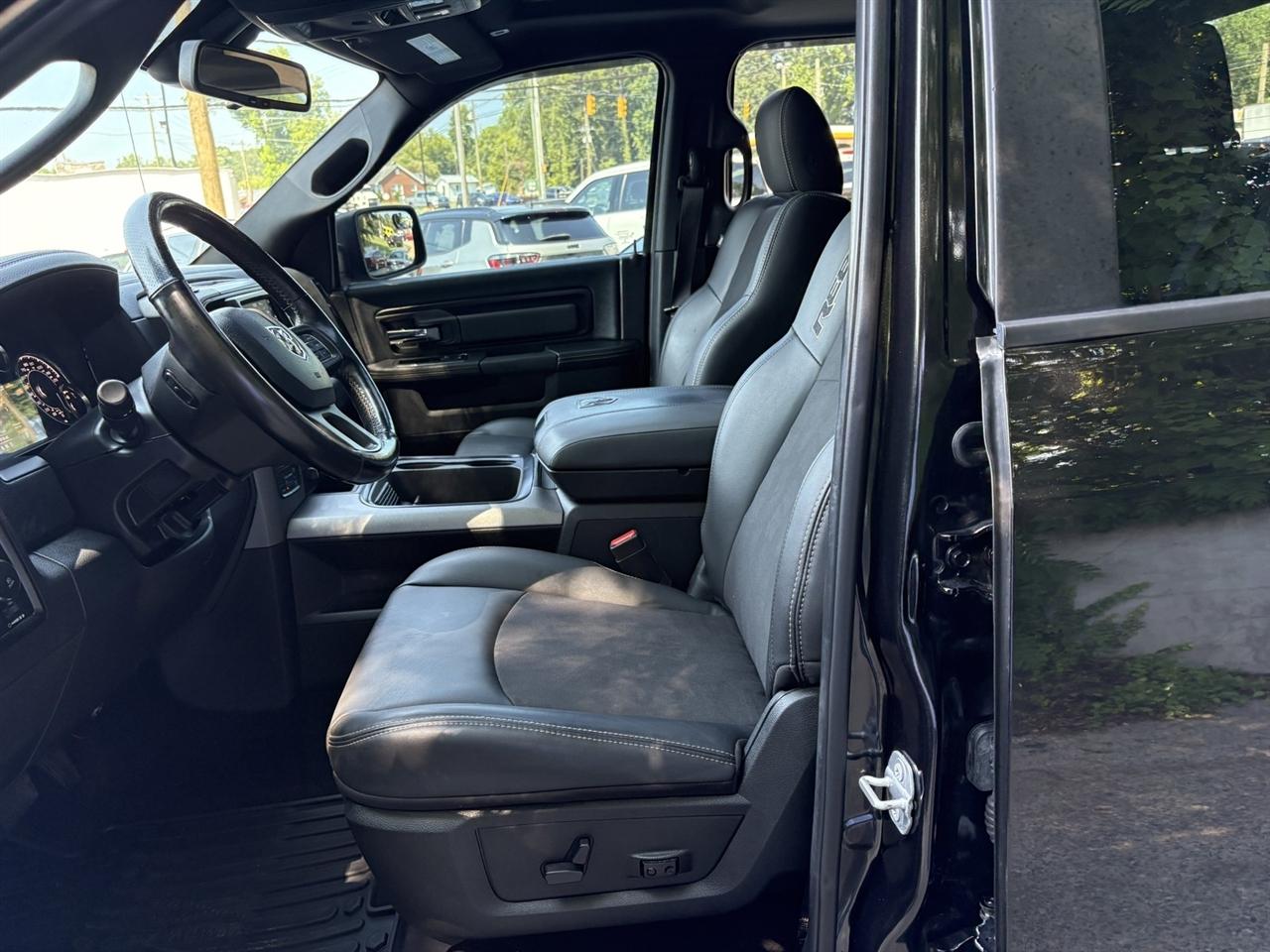 RAM 1500 Rebel Crew Cab SWB 4WD 2018