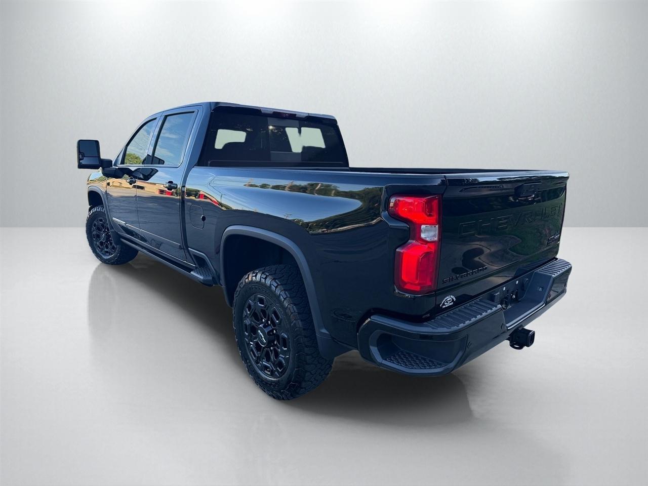 Chevrolet Silverado 2500HD High Country Crew Cab Long Box 4WD 2024