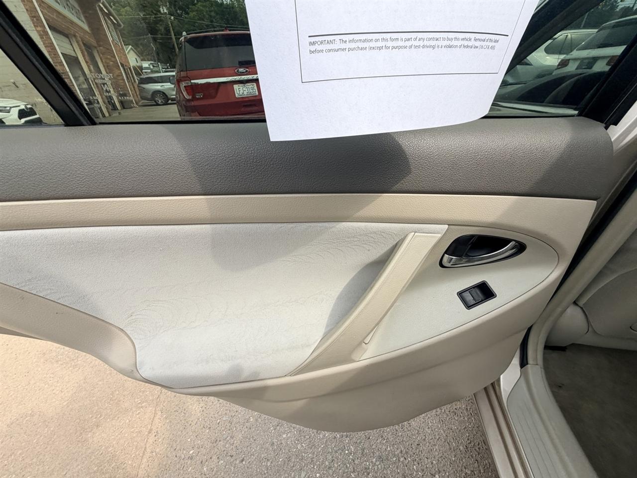 Toyota Camry LE 2009