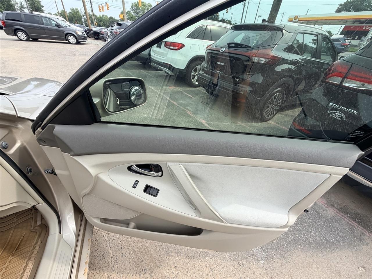 Toyota Camry LE 2009