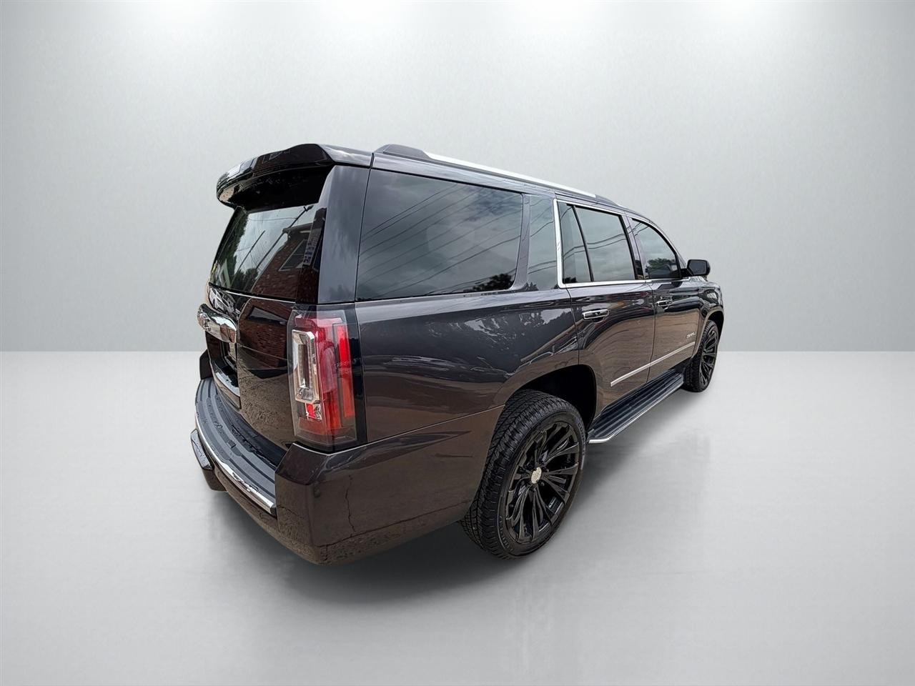 GMC Yukon Denali 4WD 2017