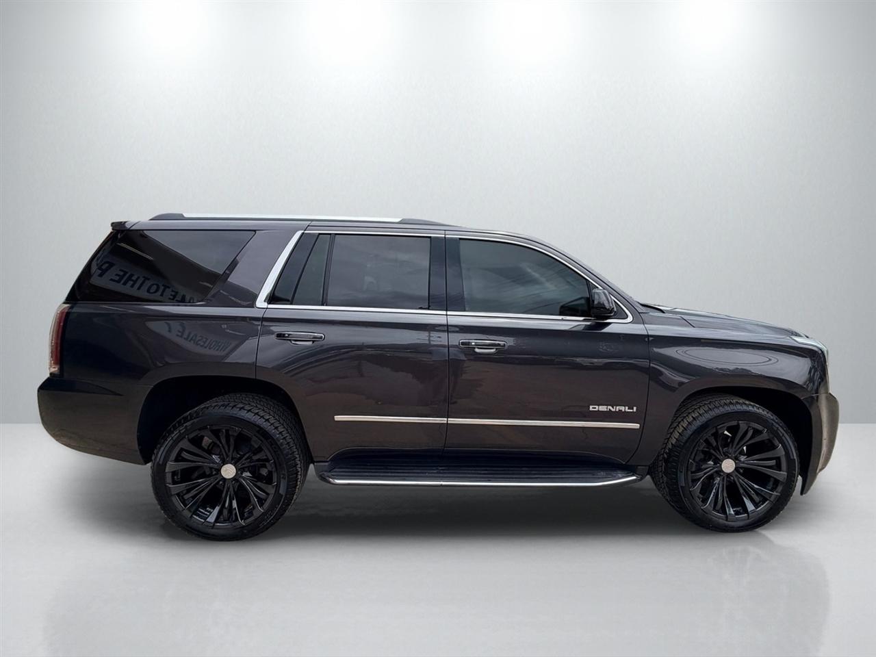GMC Yukon Denali 4WD 2017