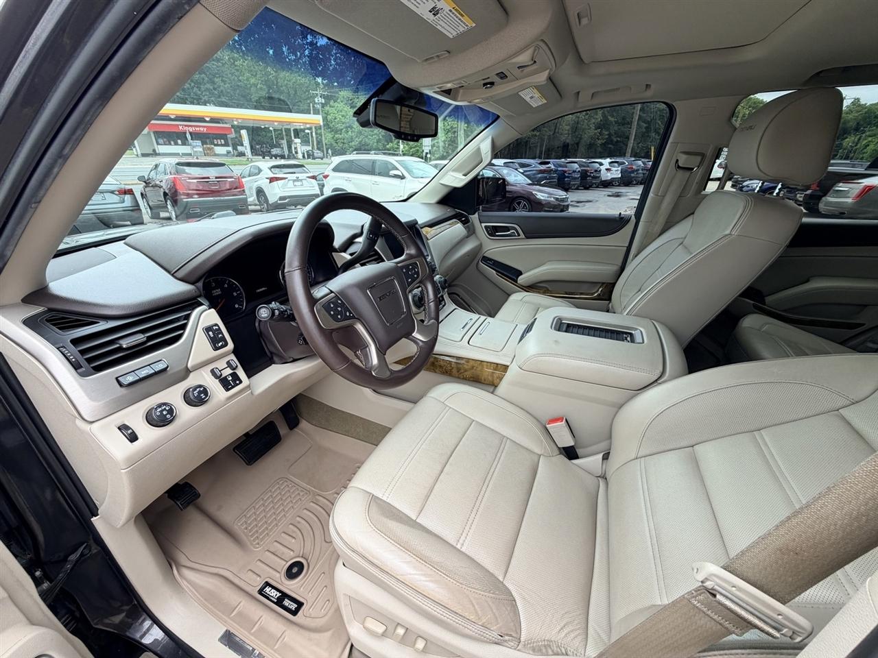 GMC Yukon Denali 4WD 2017