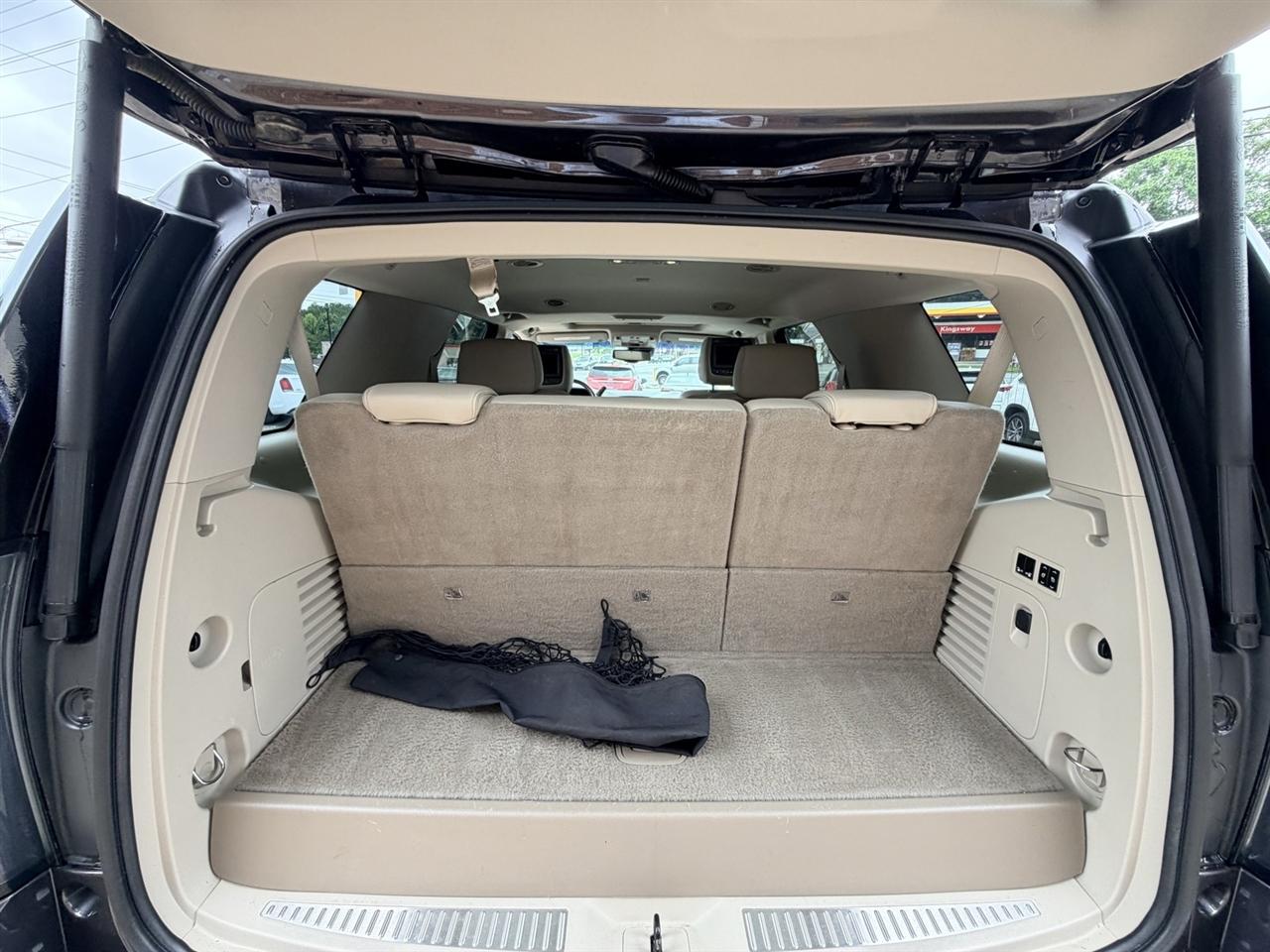 GMC Yukon Denali 4WD 2017