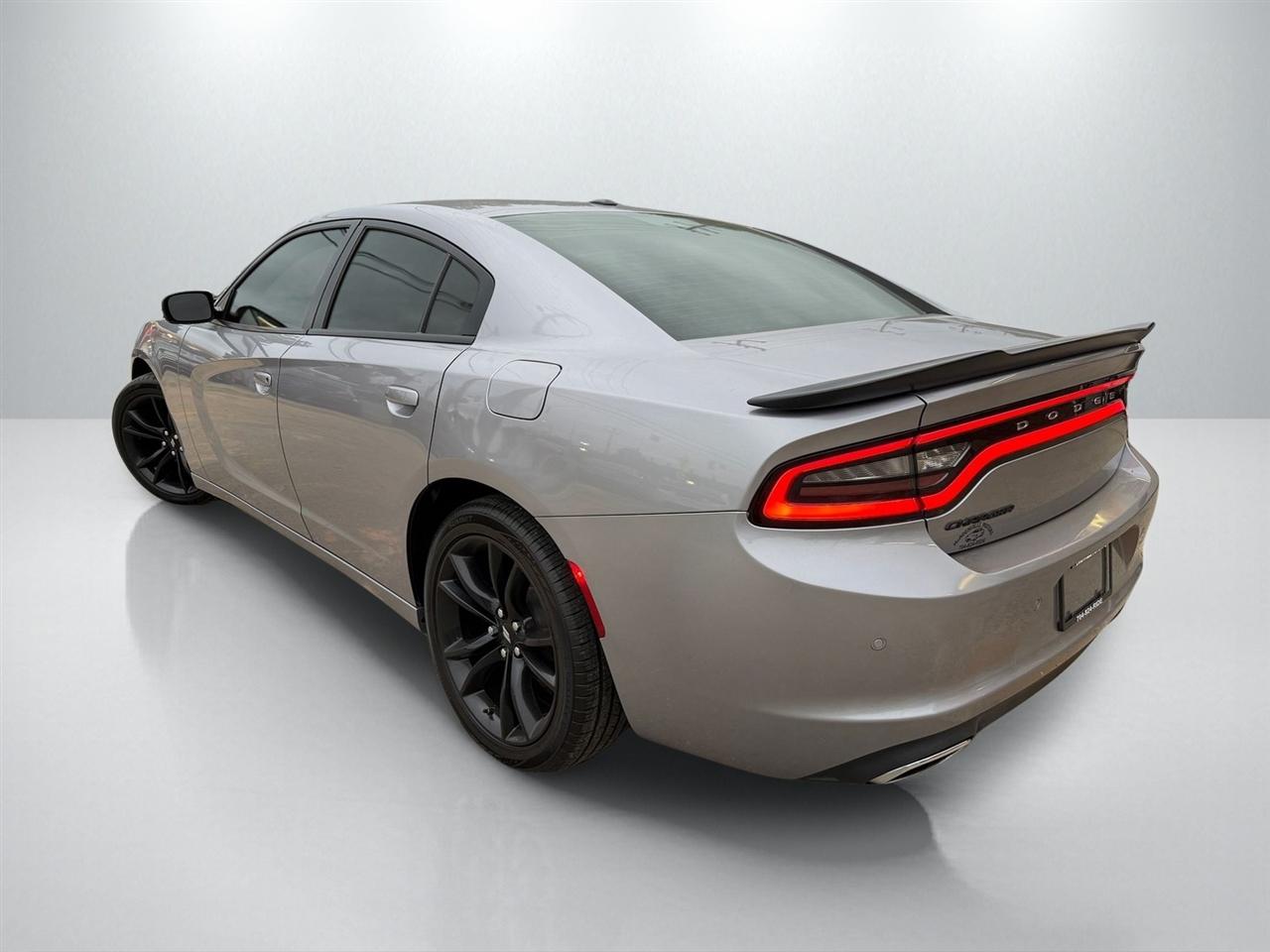 Dodge Charger SE 2017