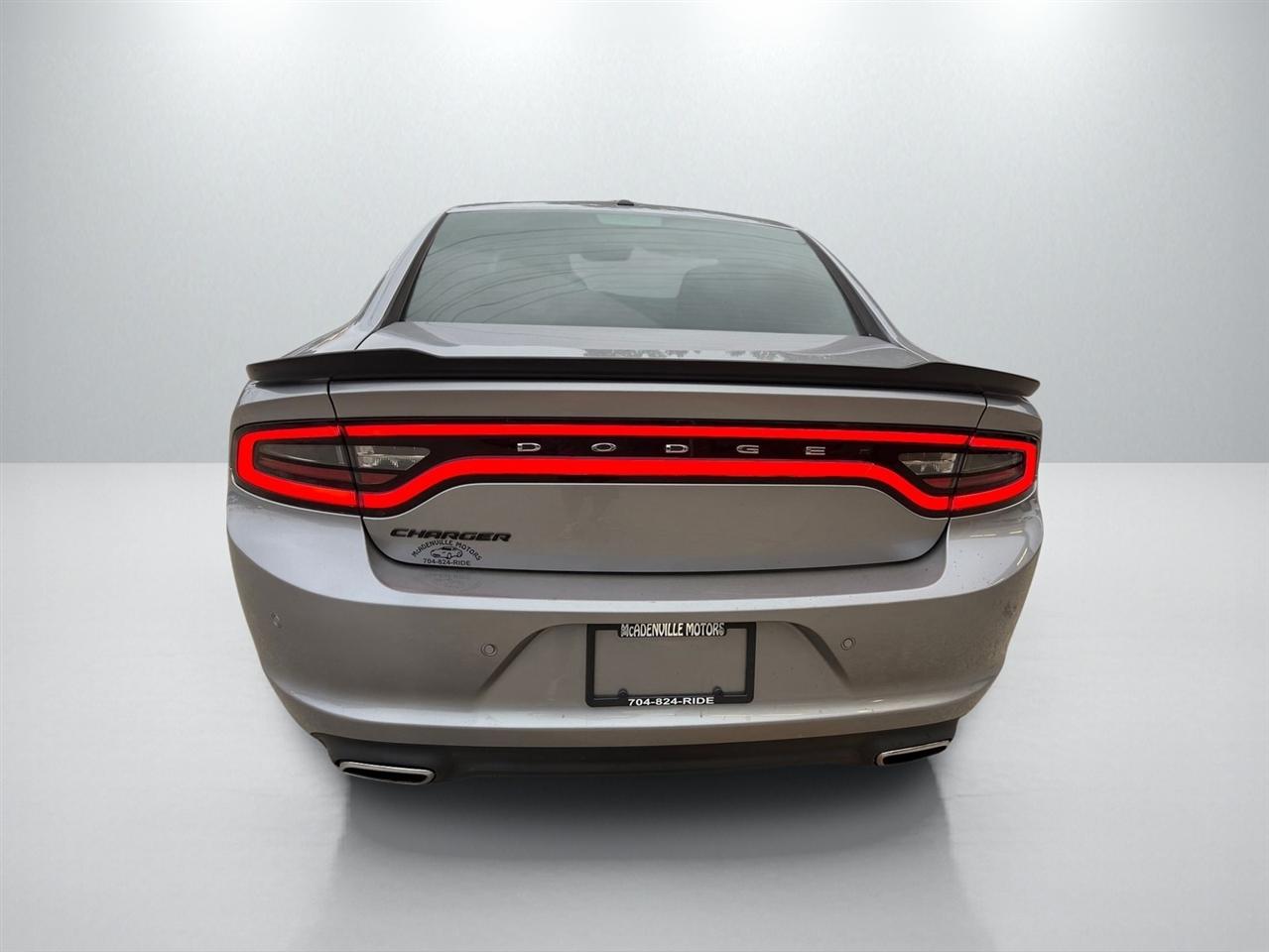 Dodge Charger SE 2017