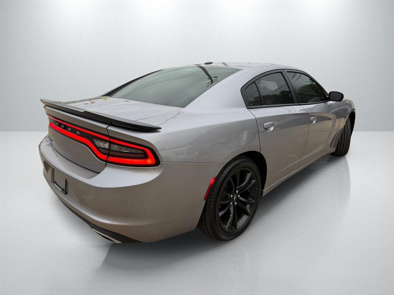 Dodge Charger SE 2017