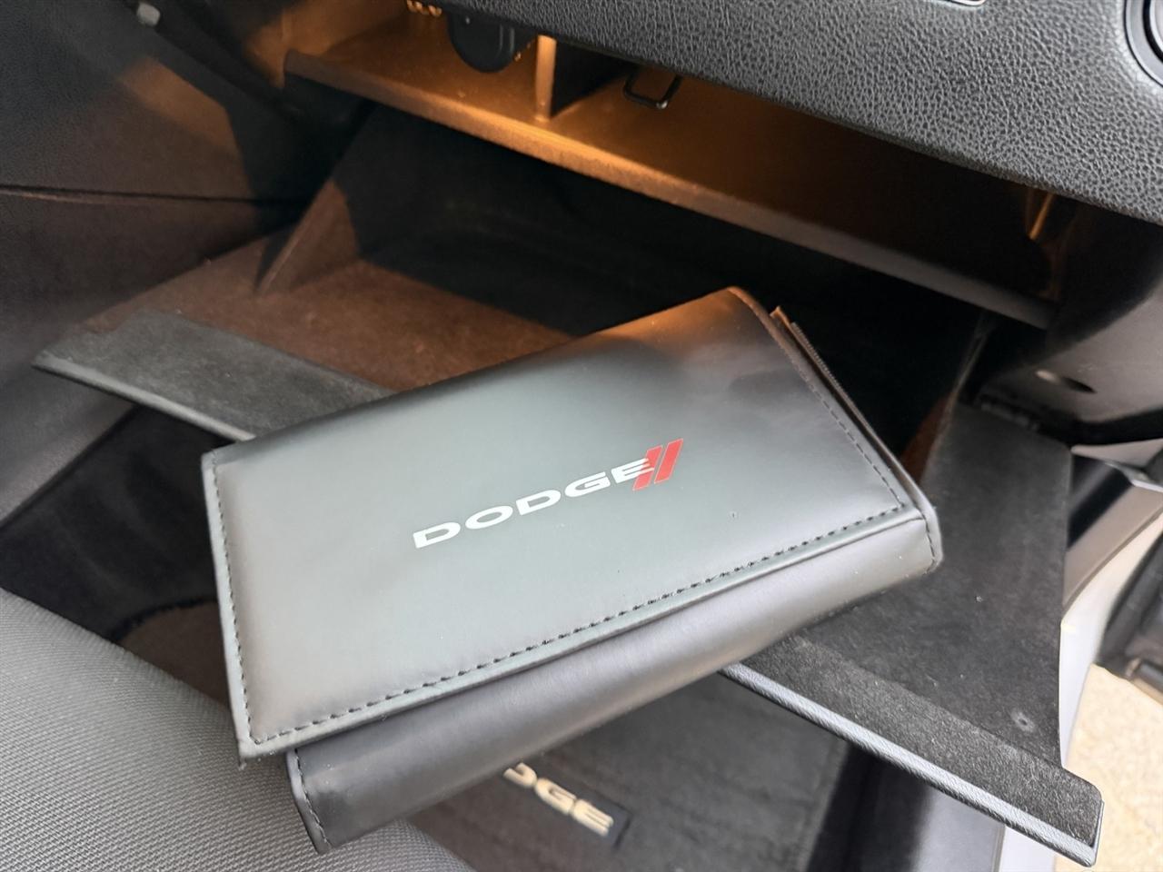 Dodge Charger SE 2017
