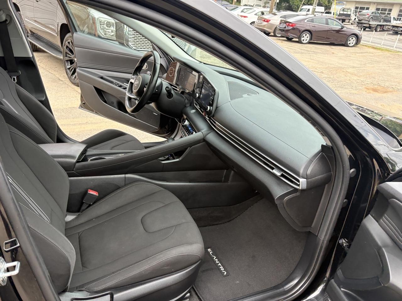 Hyundai Elantra SEL 2022