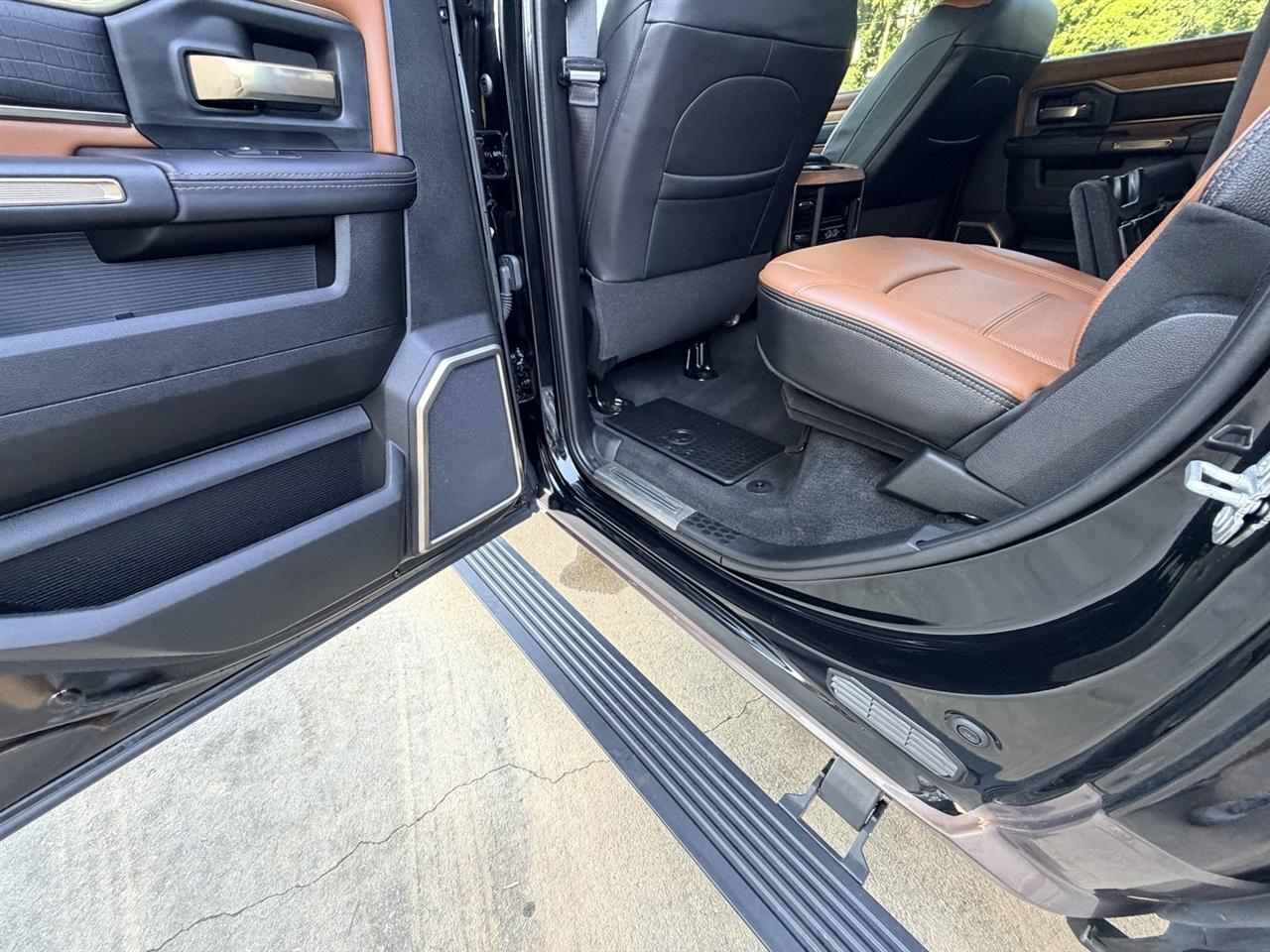 RAM 2500 Longhorn Crew Cab SWB 4WD 2024