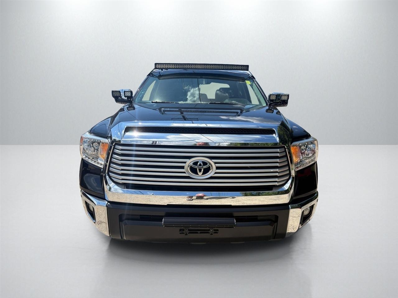 Toyota Tundra Limited 5.7L CrewMax 4WD 2017