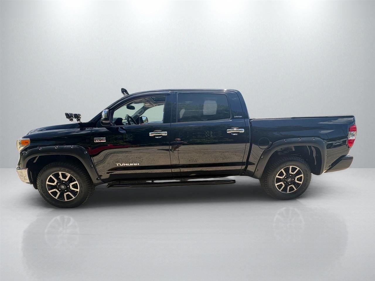 Toyota Tundra Limited 5.7L CrewMax 4WD 2017