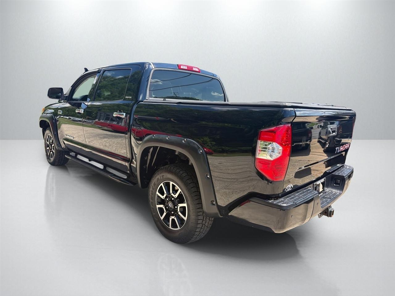 Toyota Tundra Limited 5.7L CrewMax 4WD 2017