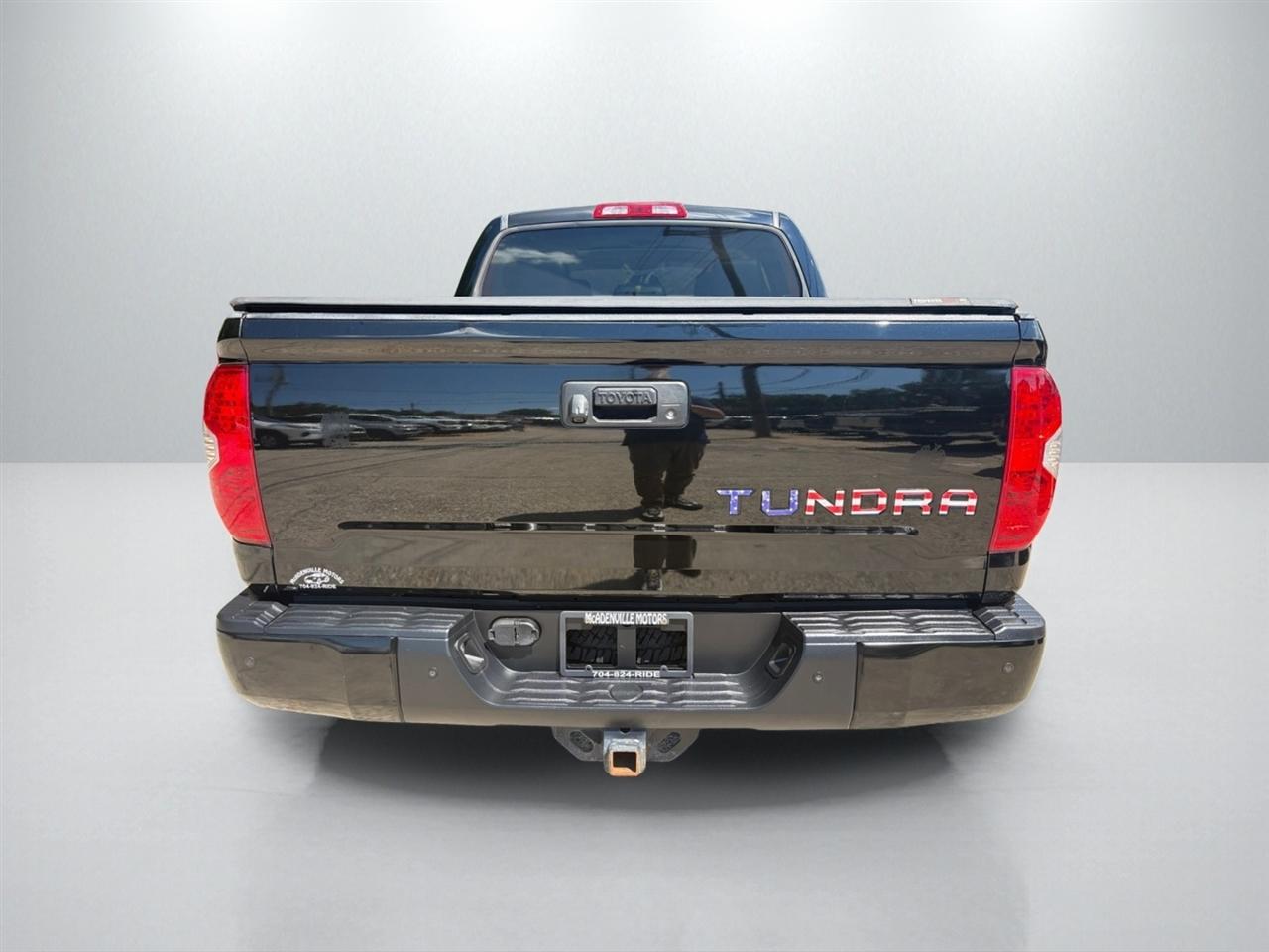 Toyota Tundra Limited 5.7L CrewMax 4WD 2017