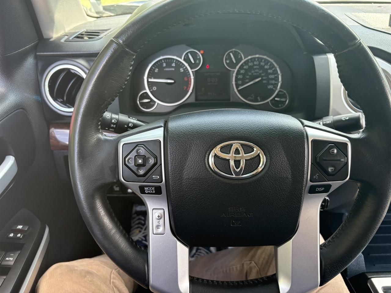 Toyota Tundra Limited 5.7L CrewMax 4WD 2017