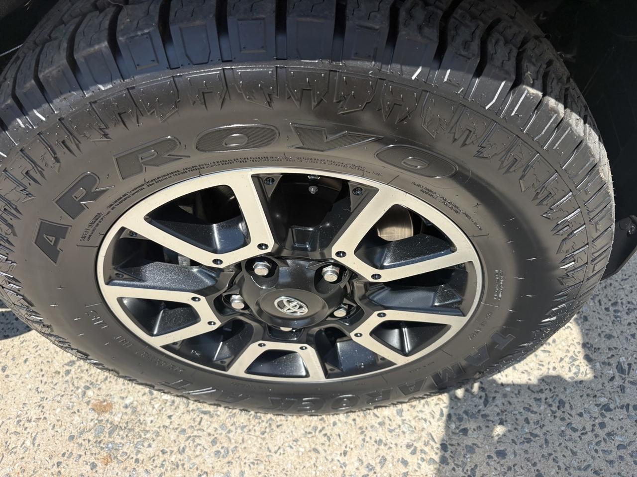 Toyota Tundra Limited 5.7L CrewMax 4WD 2017