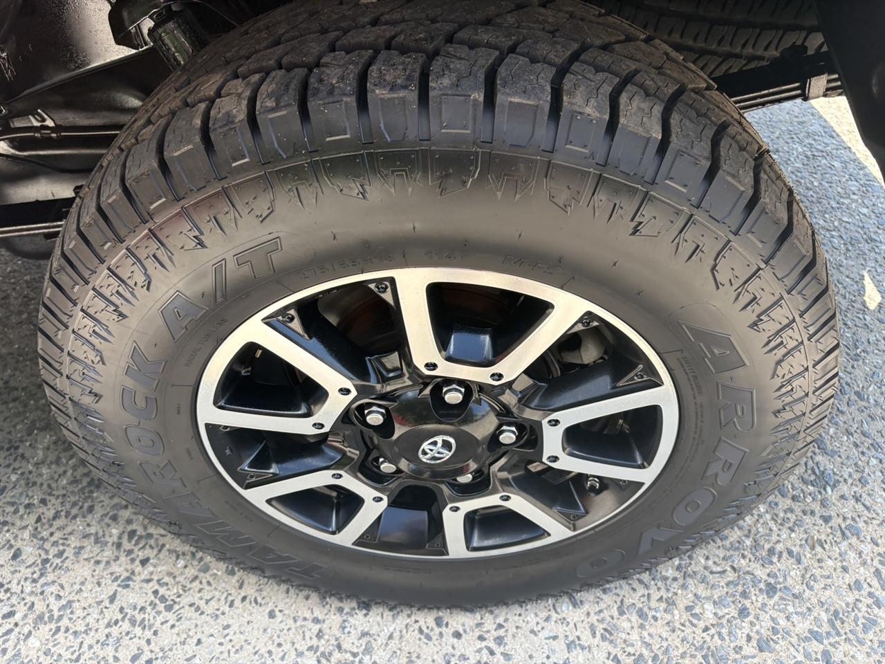 Toyota Tundra Limited 5.7L CrewMax 4WD 2017