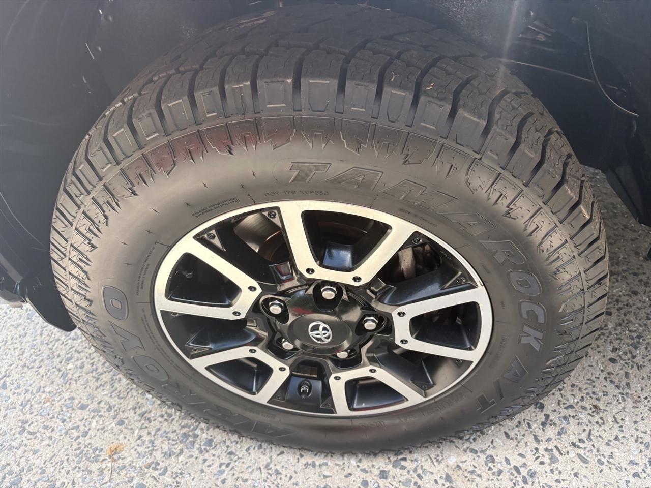 Toyota Tundra Limited 5.7L CrewMax 4WD 2017