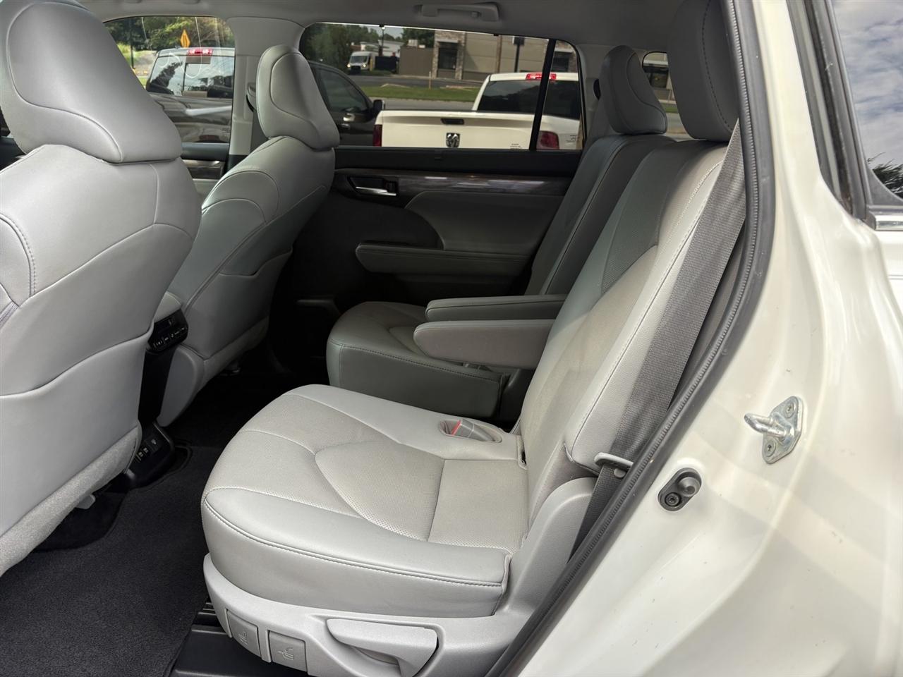 Toyota Highlander Limited 2020
