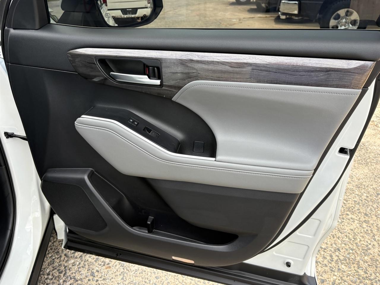 Toyota Highlander Limited 2020