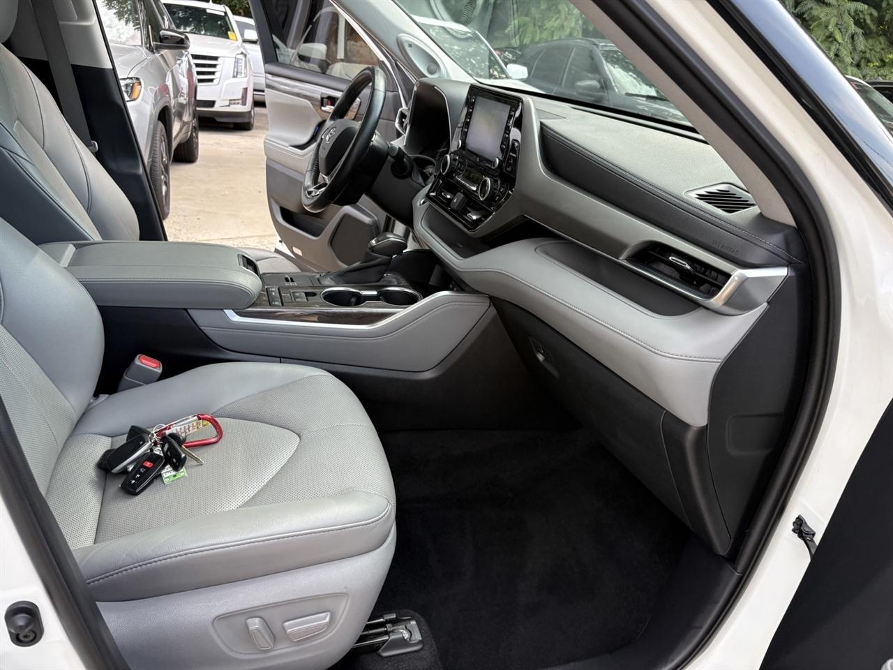 Toyota Highlander Limited 2020