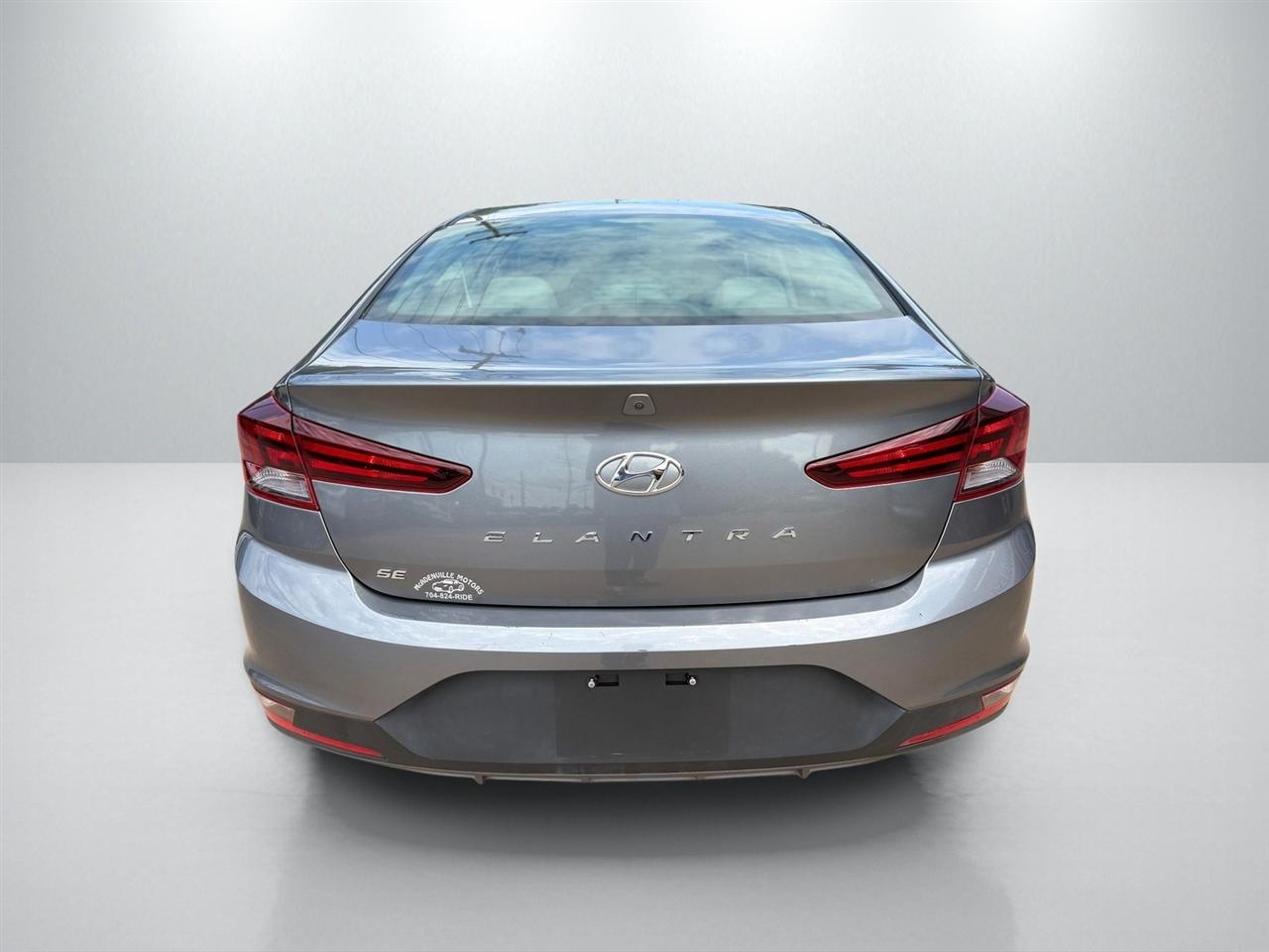 Hyundai Elantra SE 6M 2019