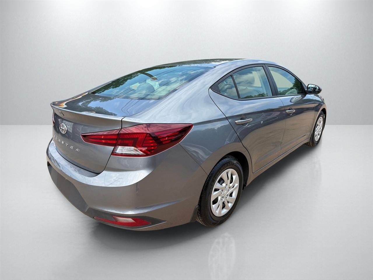 Hyundai Elantra SE 6M 2019