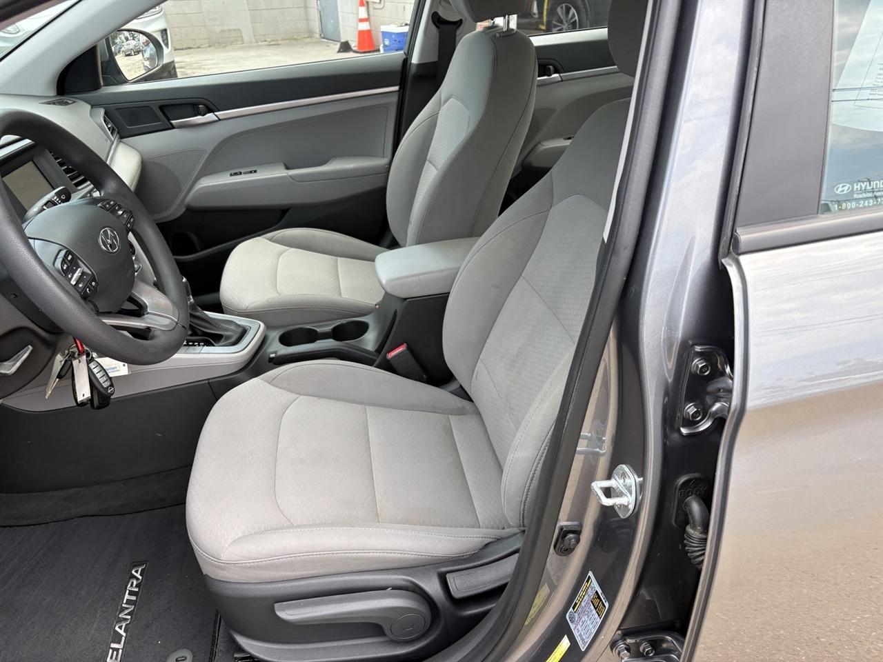 Hyundai Elantra SE 6M 2019