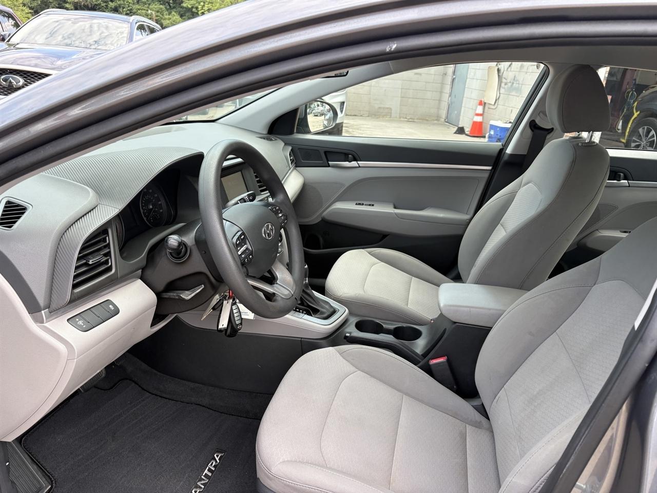 Hyundai Elantra SE 6M 2019