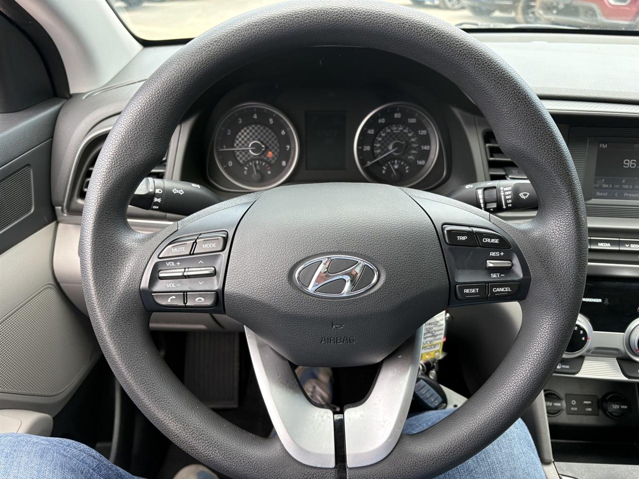 Hyundai Elantra SE 6M 2019