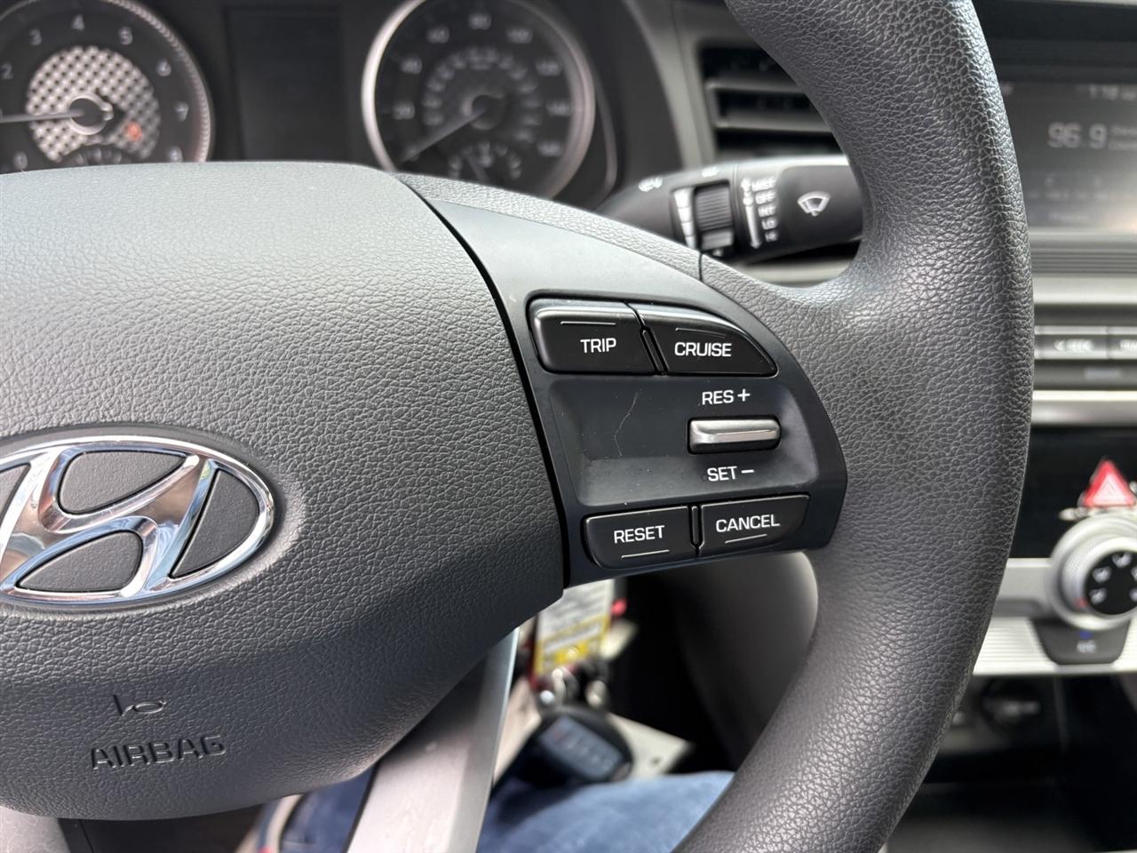 Hyundai Elantra SE 6M 2019
