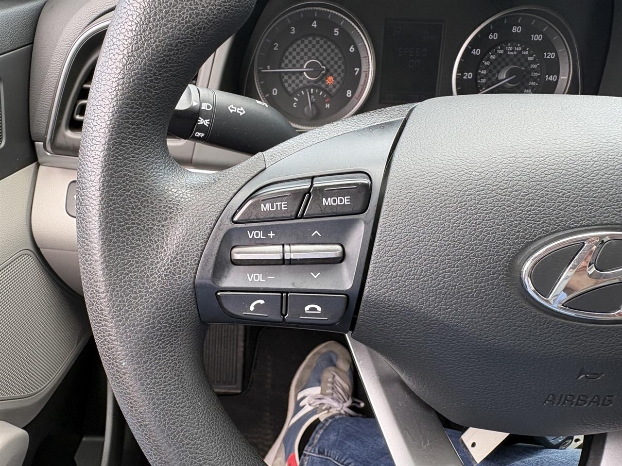 Hyundai Elantra SE 6M 2019