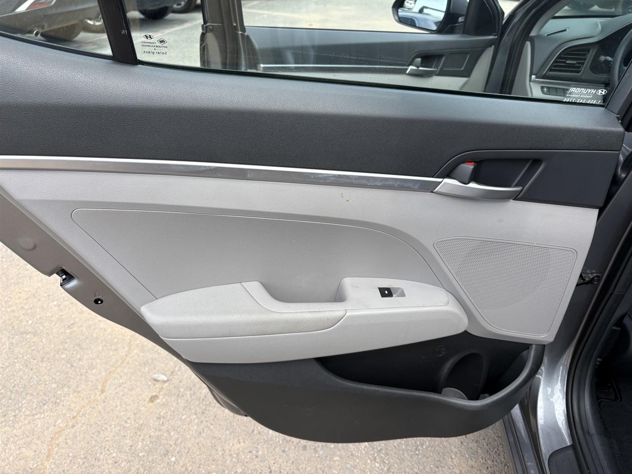Hyundai Elantra SE 6M 2019