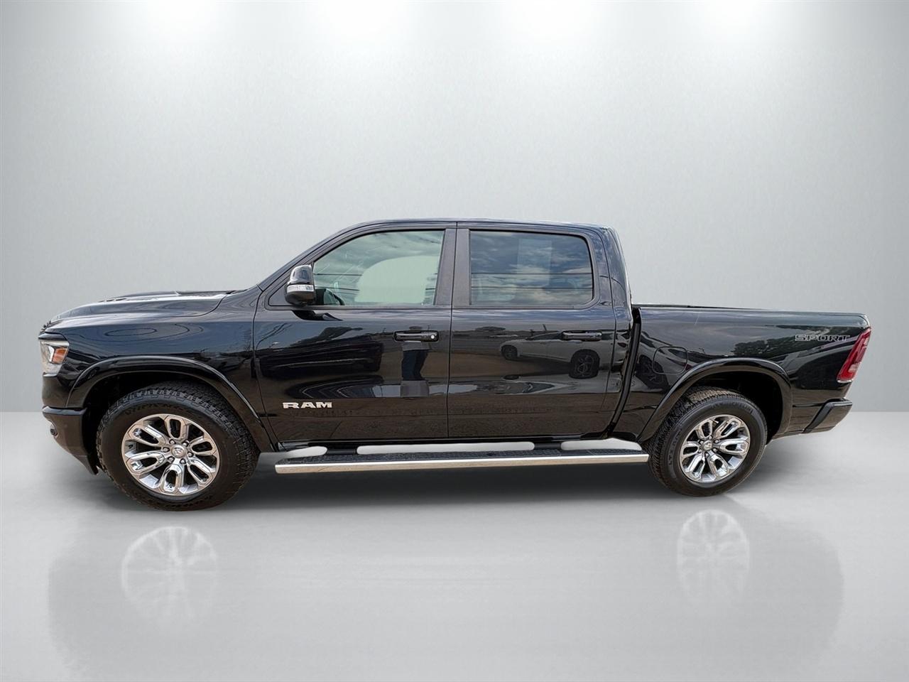 RAM 1500 Laramie Crew Cab SWB 4WD 2021