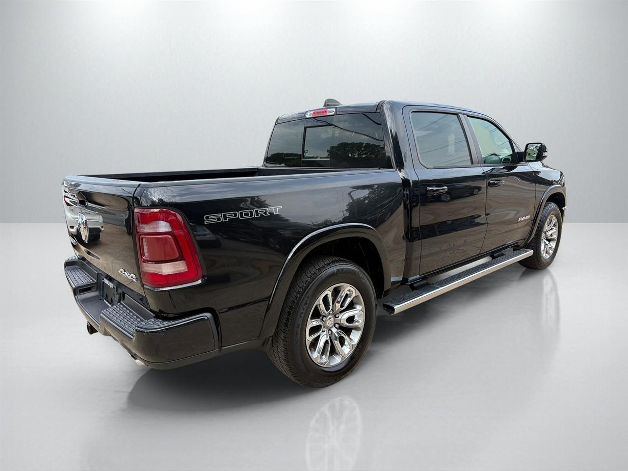 RAM 1500 Laramie Crew Cab SWB 4WD 2021