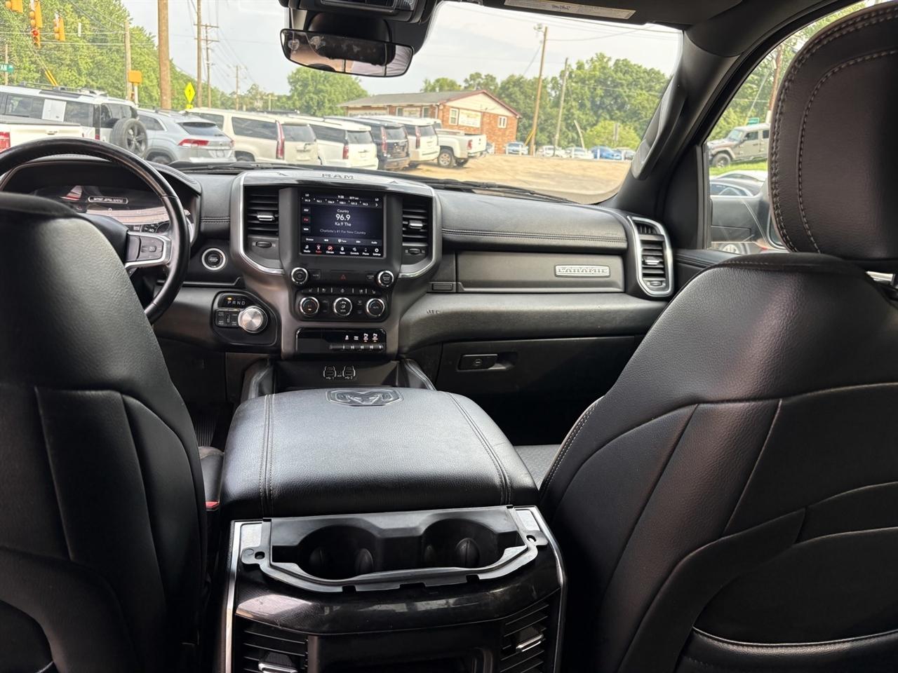 RAM 1500 Laramie Crew Cab SWB 4WD 2021