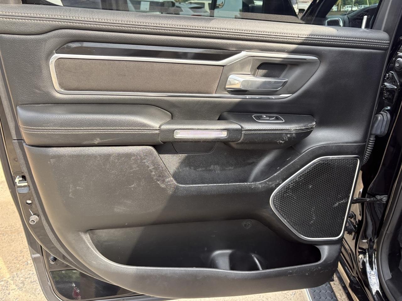 RAM 1500 Laramie Crew Cab SWB 4WD 2021