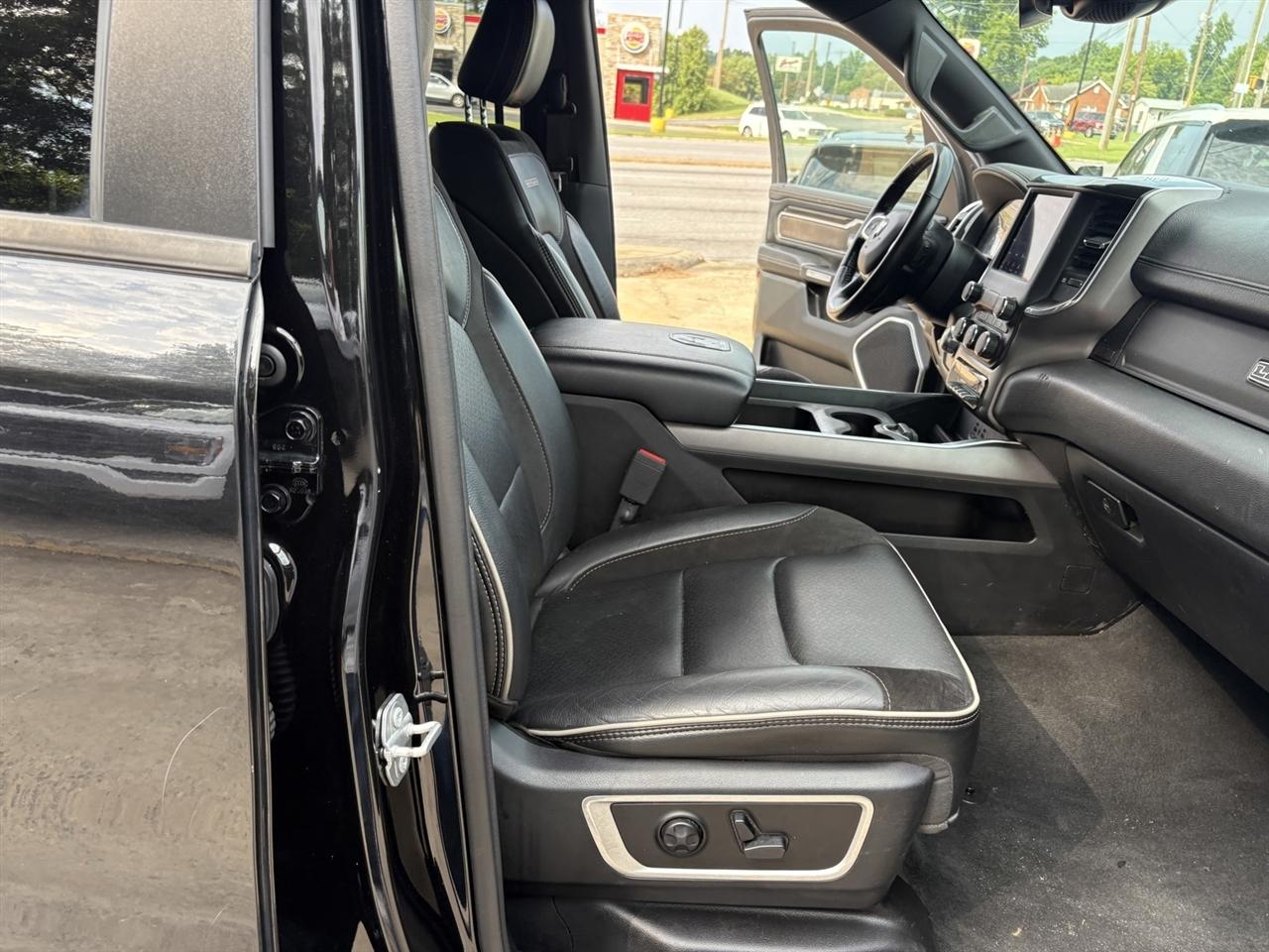 RAM 1500 Laramie Crew Cab SWB 4WD 2021