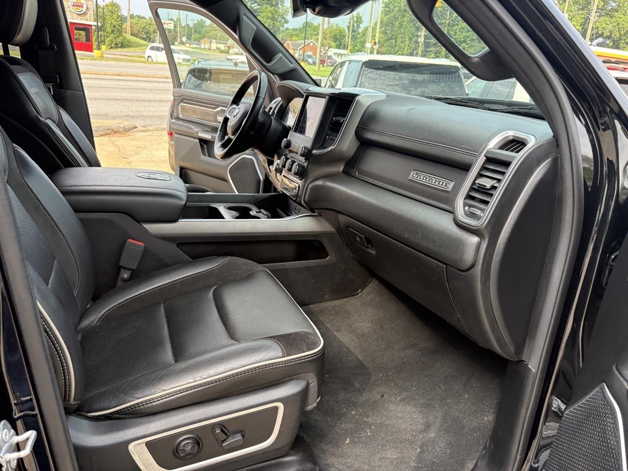 RAM 1500 Laramie Crew Cab SWB 4WD 2021