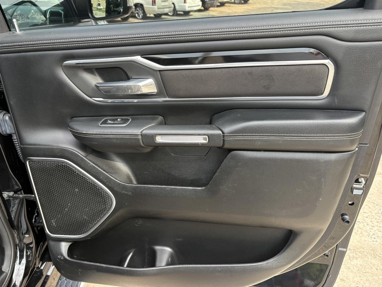 RAM 1500 Laramie Crew Cab SWB 4WD 2021