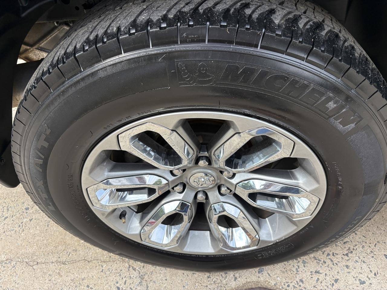 RAM 1500 Laramie Crew Cab SWB 4WD 2021