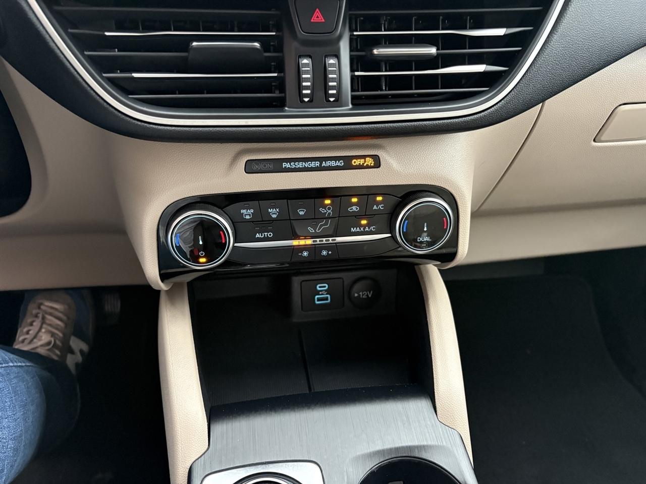 Ford Escape Hybrid SE AWD 2022