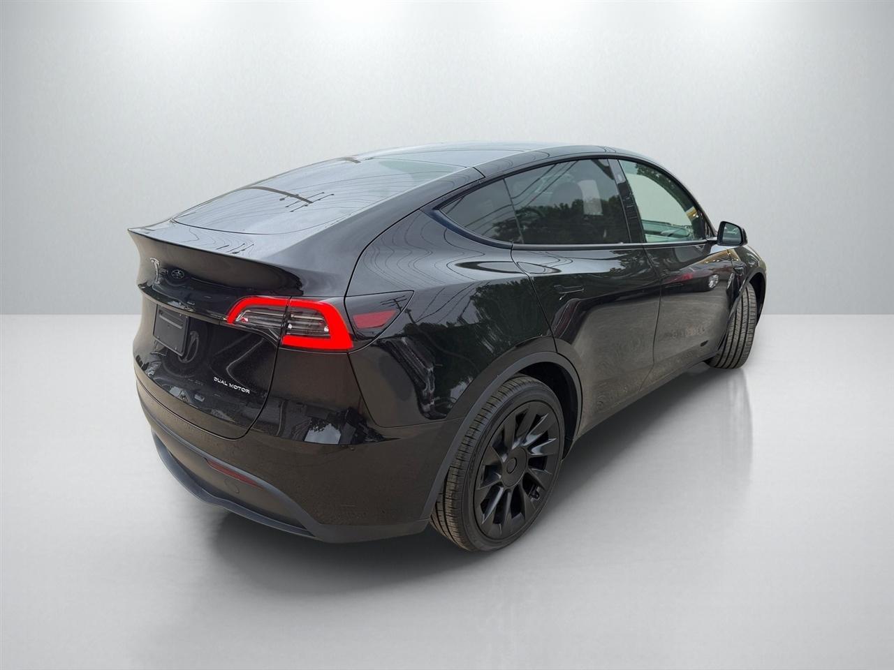 Tesla Model Y Long Range 2023