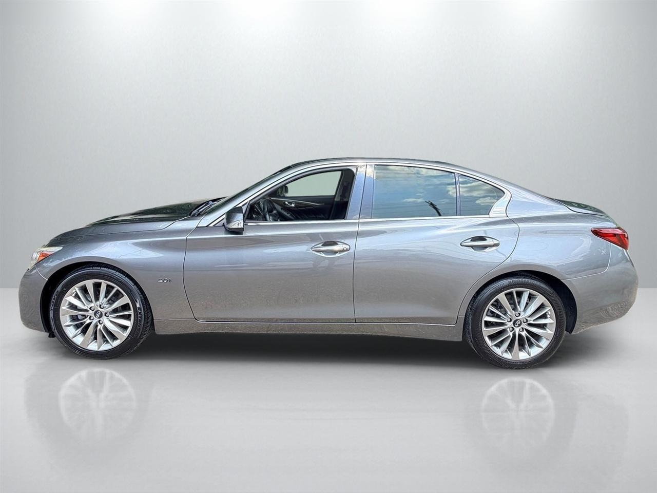 Infiniti Q50 3.0t LUXE AWD 2018