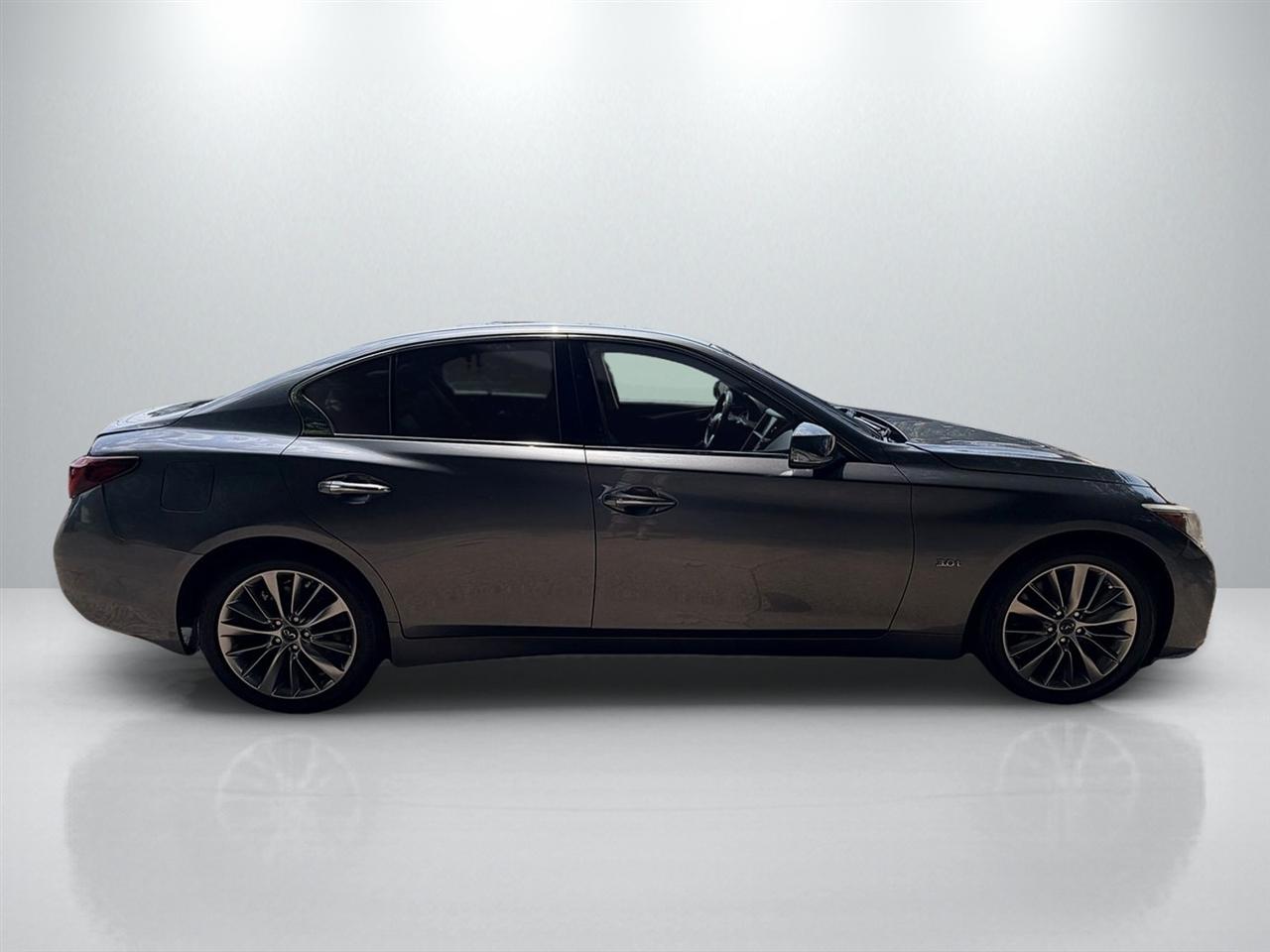 Infiniti Q50 3.0t LUXE AWD 2018