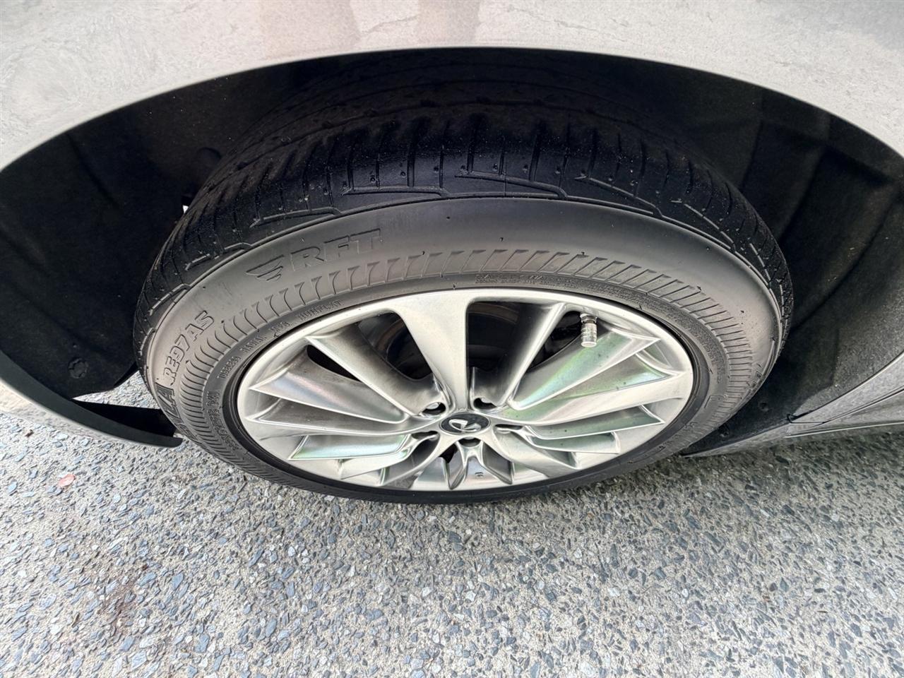 Infiniti Q50 3.0t LUXE AWD 2018