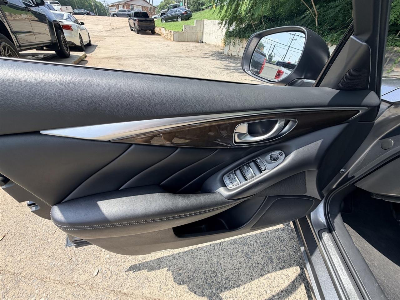 Infiniti Q50 3.0t LUXE AWD 2018