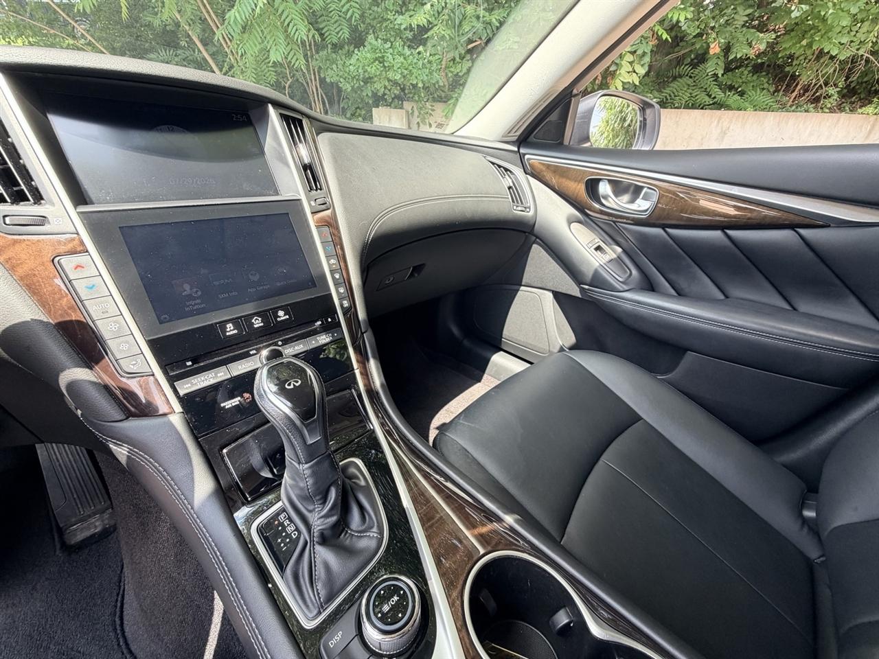 Infiniti Q50 3.0t LUXE AWD 2018
